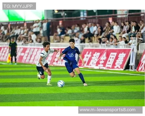 诚邀您参加精彩纷呈的足球比赛，共同见证激情与友谊的碰撞